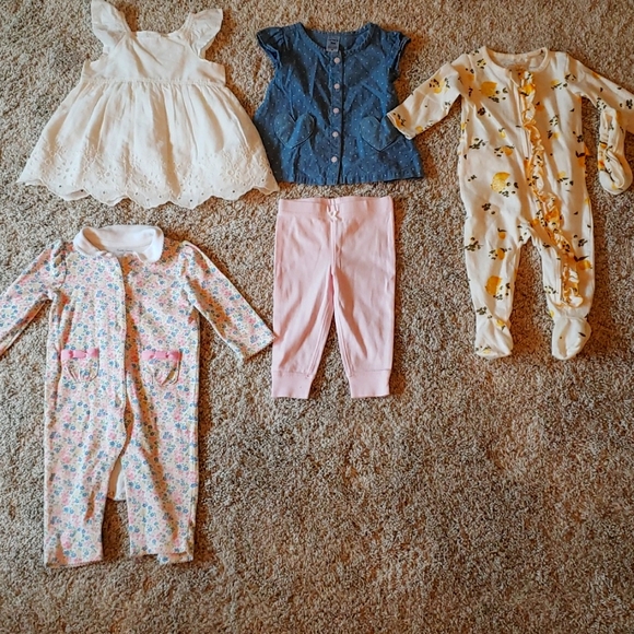 Size 6/9 Month Baby Girl Clothes - Gap, Jessica Simpson, Carters, & Ralph Lauren - Picture 1 of 5